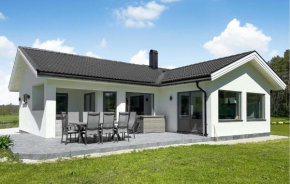 3 Bedroom Cozy Home In Gotlands Tofta, Tofta